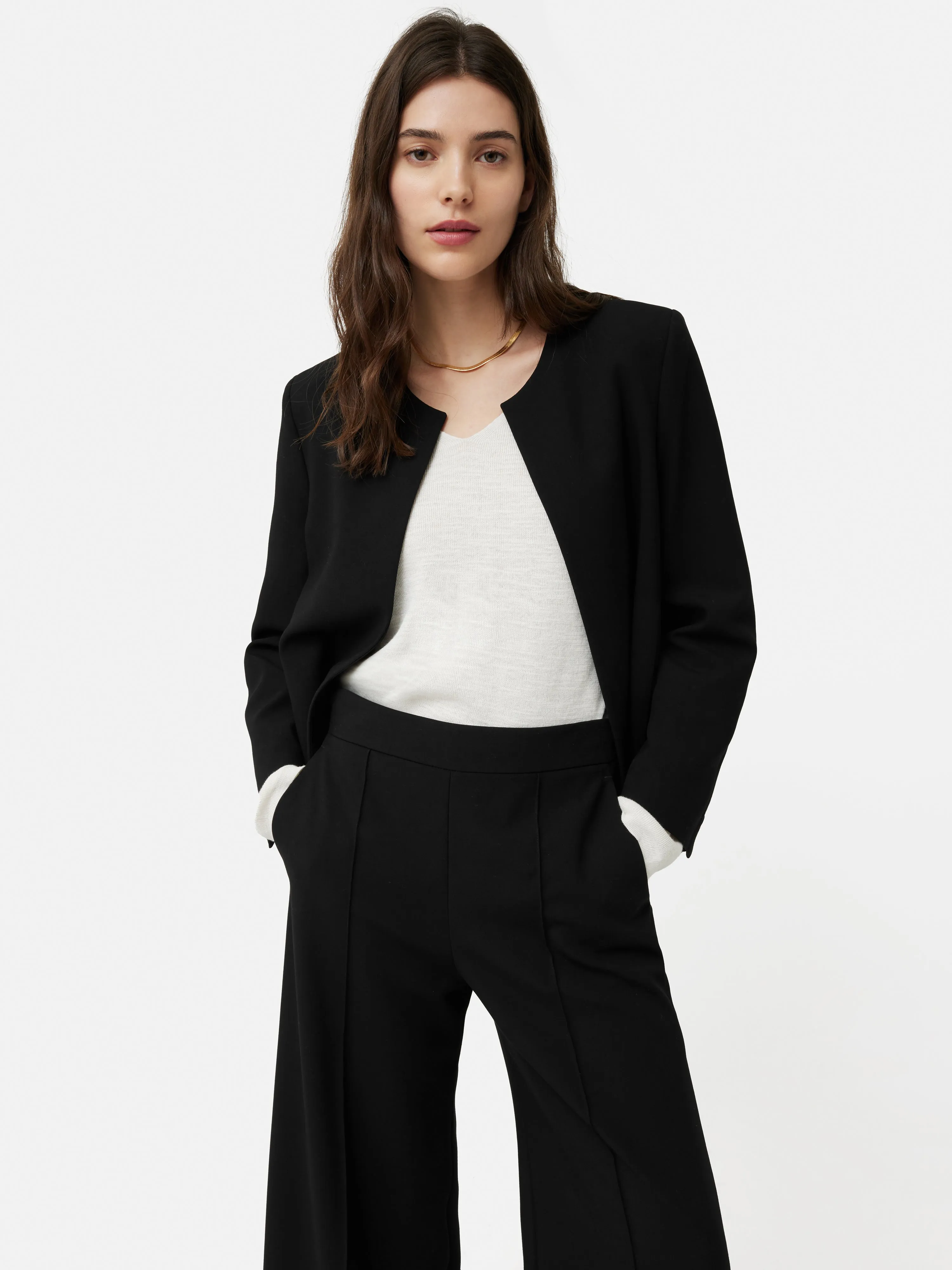 Italian Modern Crepe Short Jacket | Black