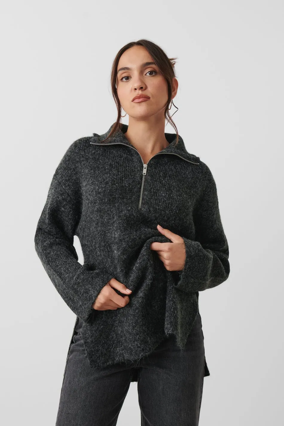 Long knitted zip sweater