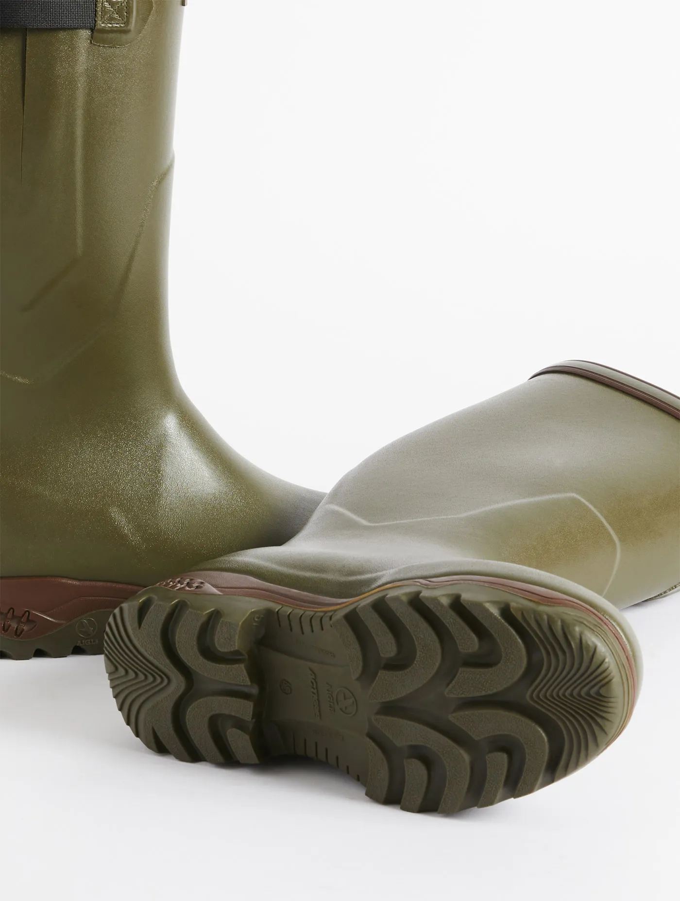 The first anti-fatigue boot that protects against the cold