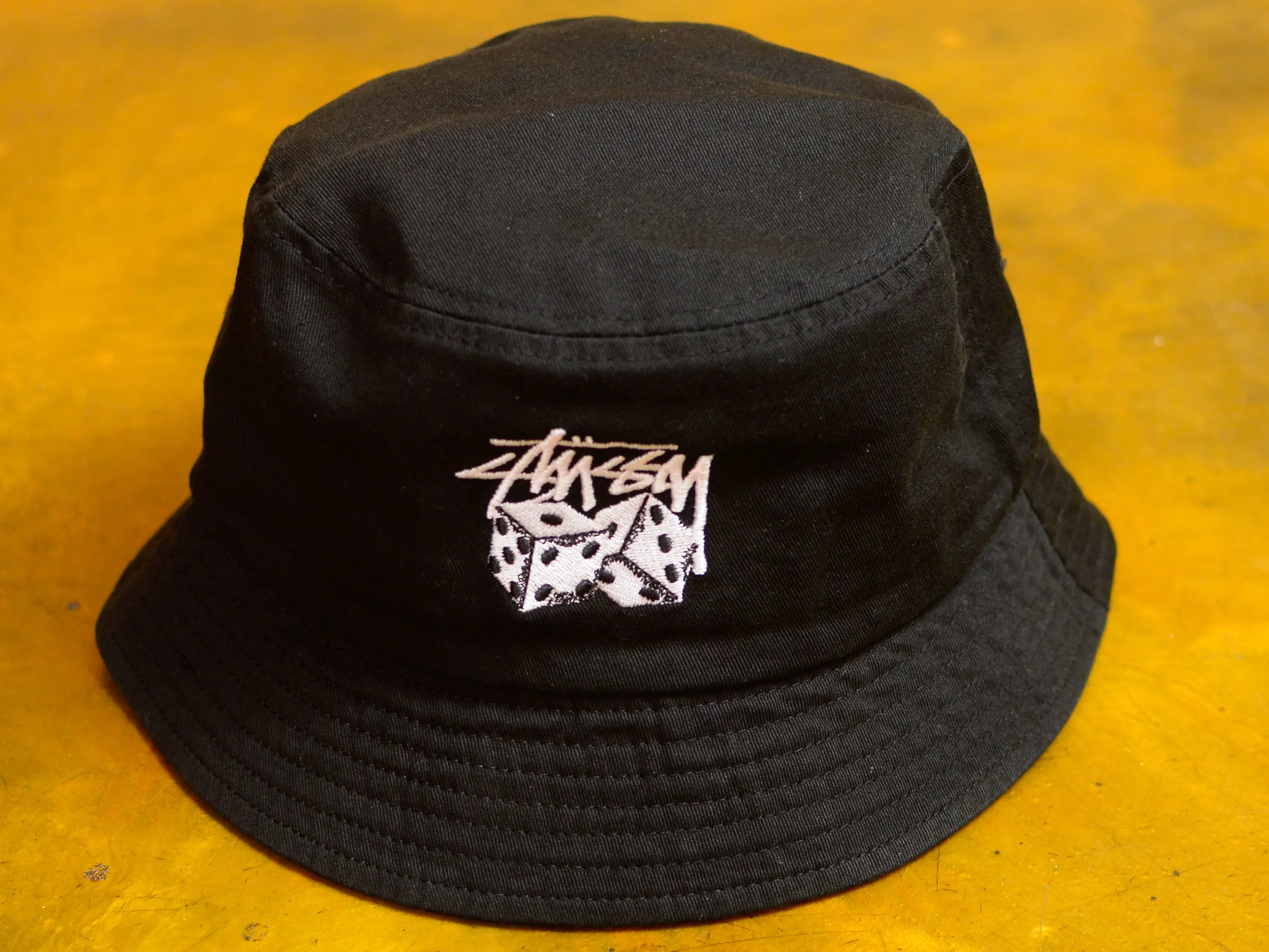 Two Dice Washed Bucket Hat - Black