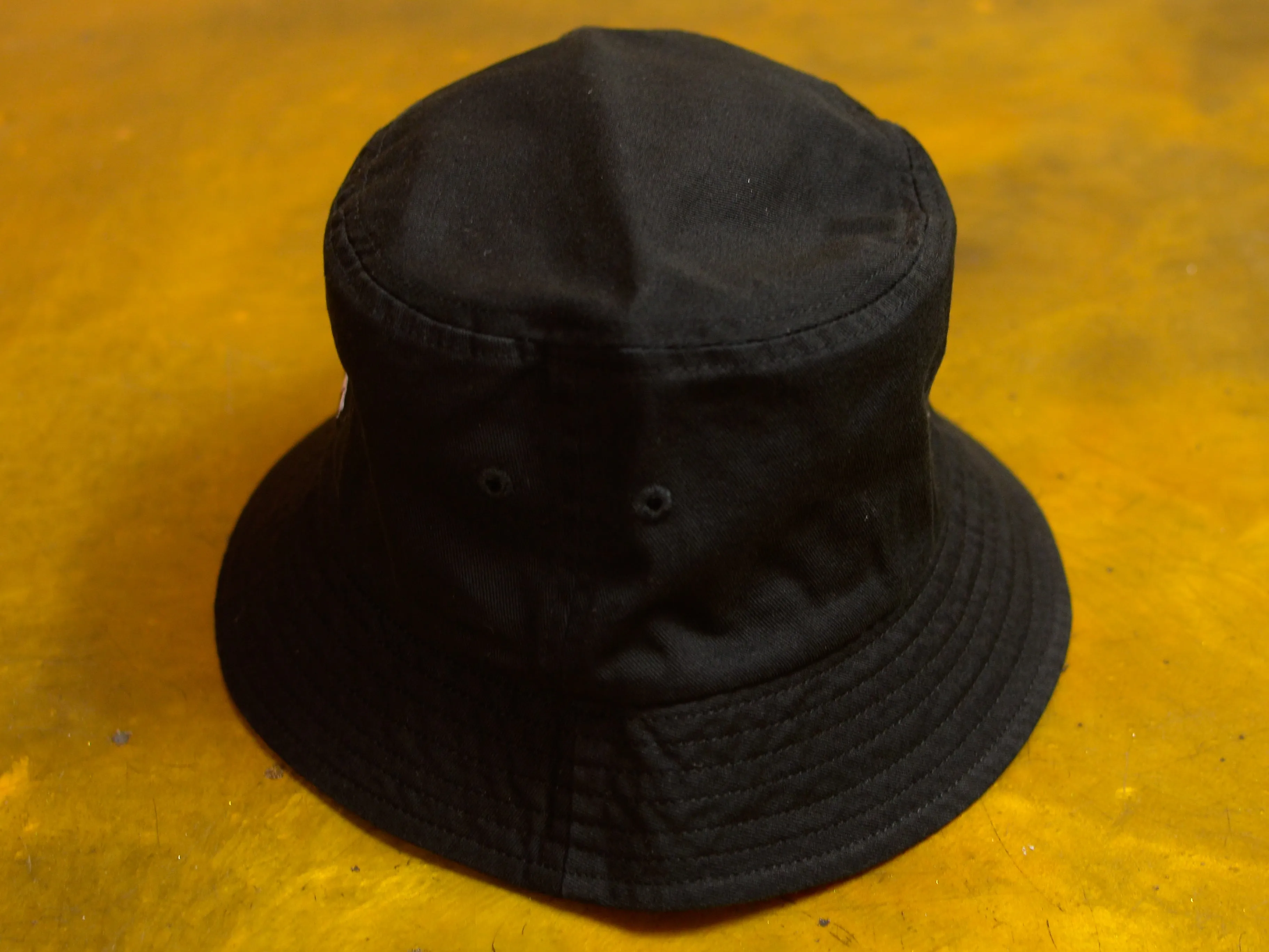 Two Dice Washed Bucket Hat - Black