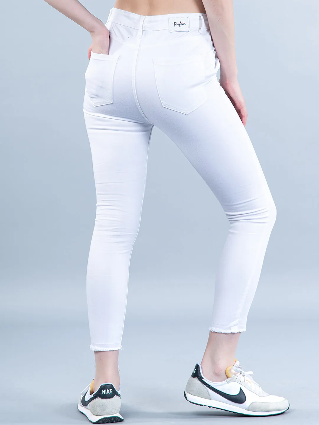 White Pleated Skinny Ankle-fit Jeans For Women