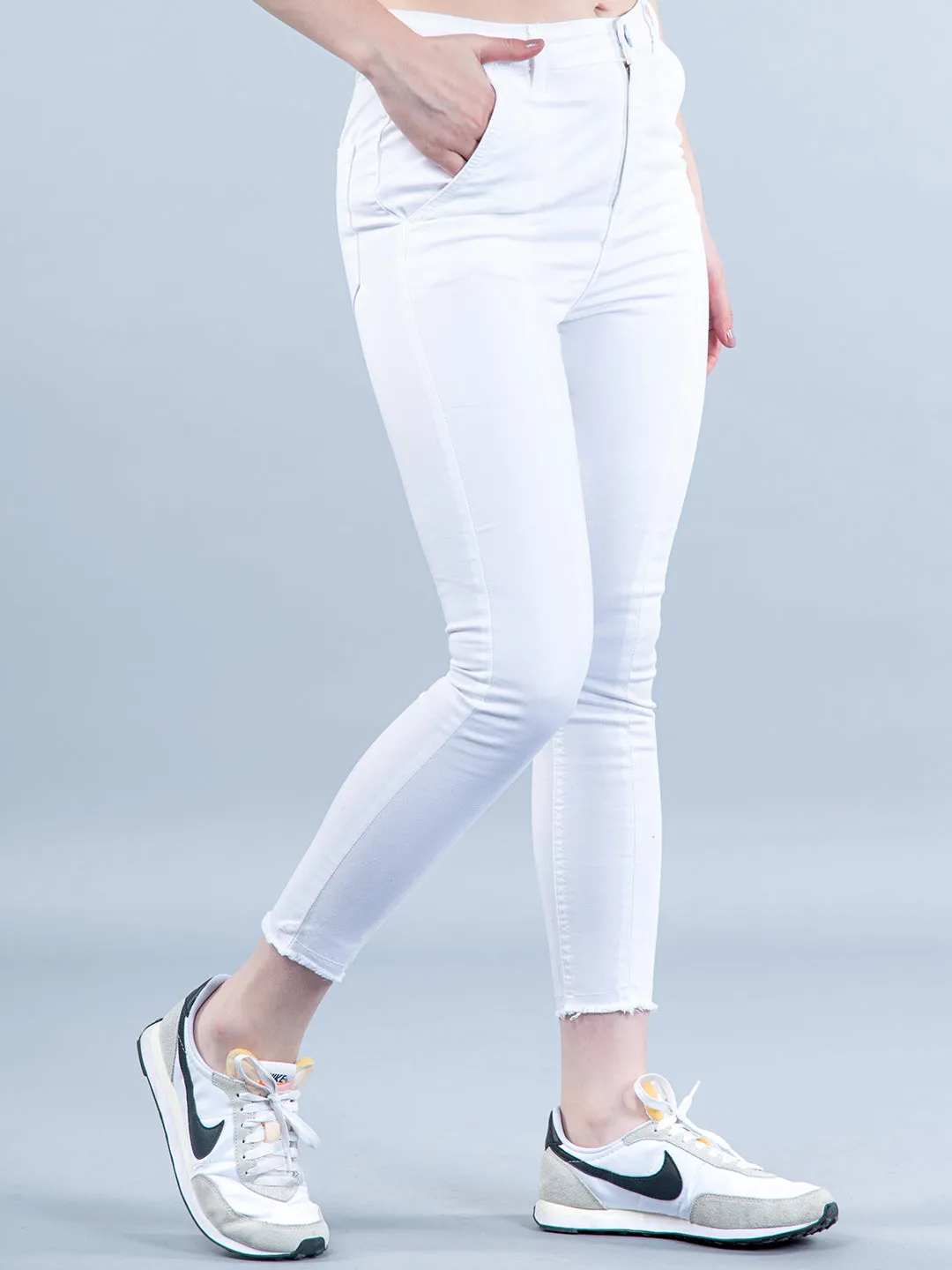 White Pleated Skinny Ankle-fit Jeans For Women